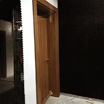Akustik Stüdyo Kapısı